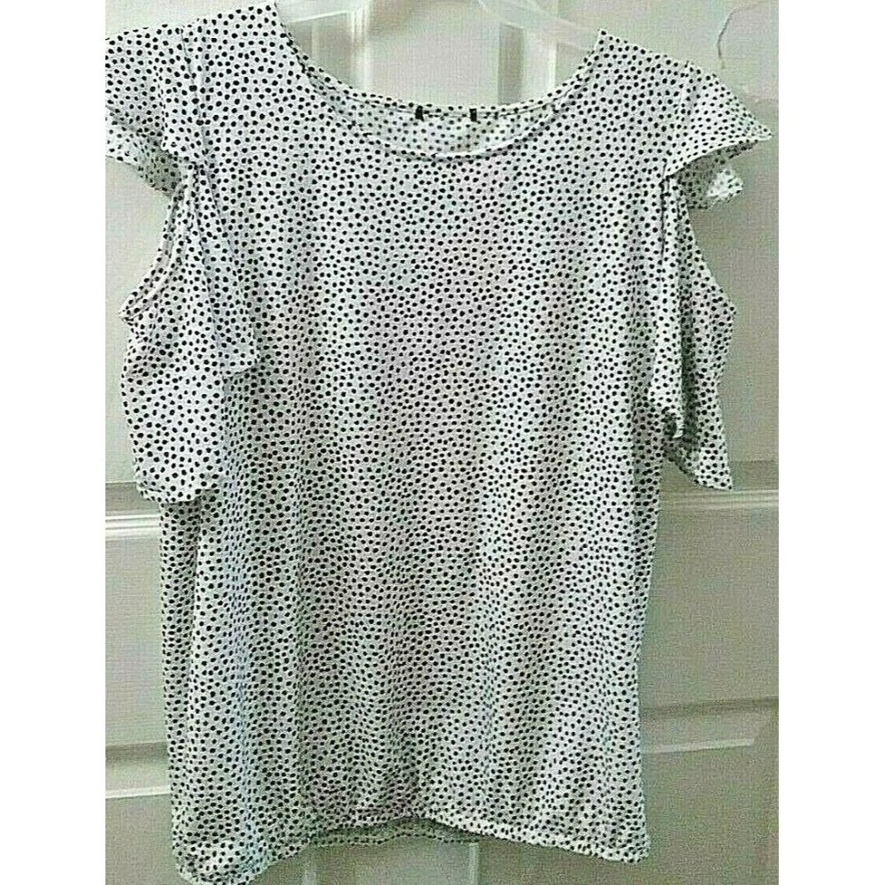 Short Sleeve Cold Shoulder Shirt With Polka Dots